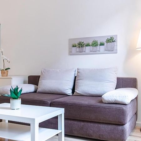 Budget-Friendly 2Br Apt With Great Location Appartement Wenen Buitenkant foto