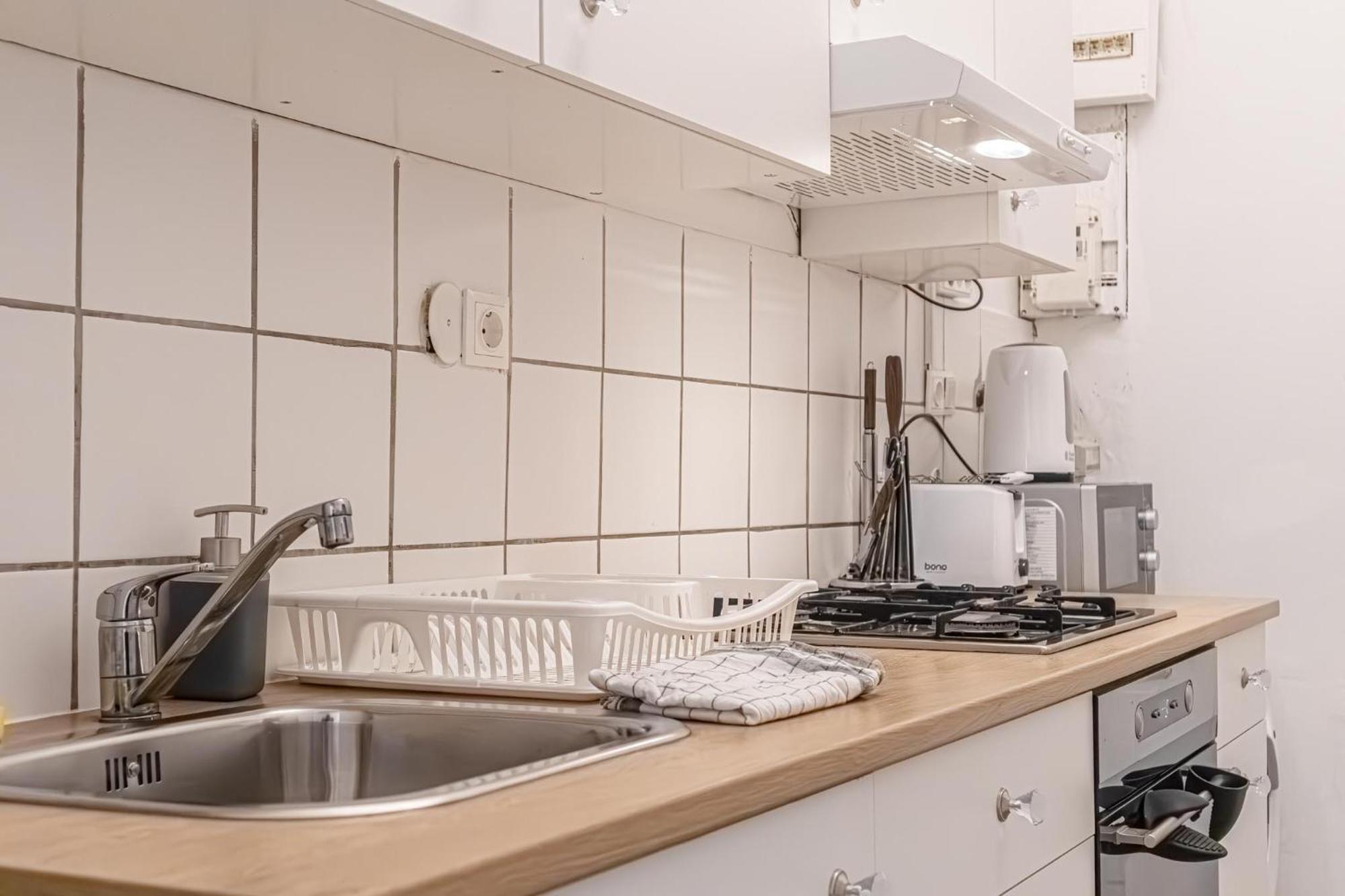 Budget-Friendly 2Br Apt With Great Location Appartement Wenen Buitenkant foto