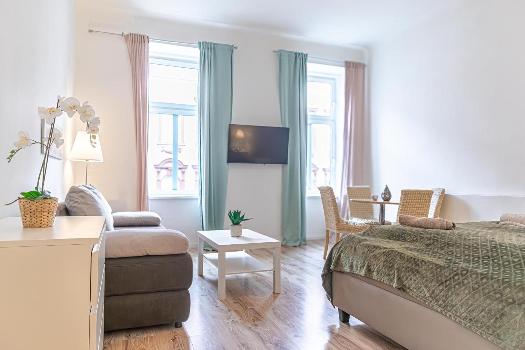 Budget-Friendly 2Br Apt With Great Location Appartement Wenen Buitenkant foto