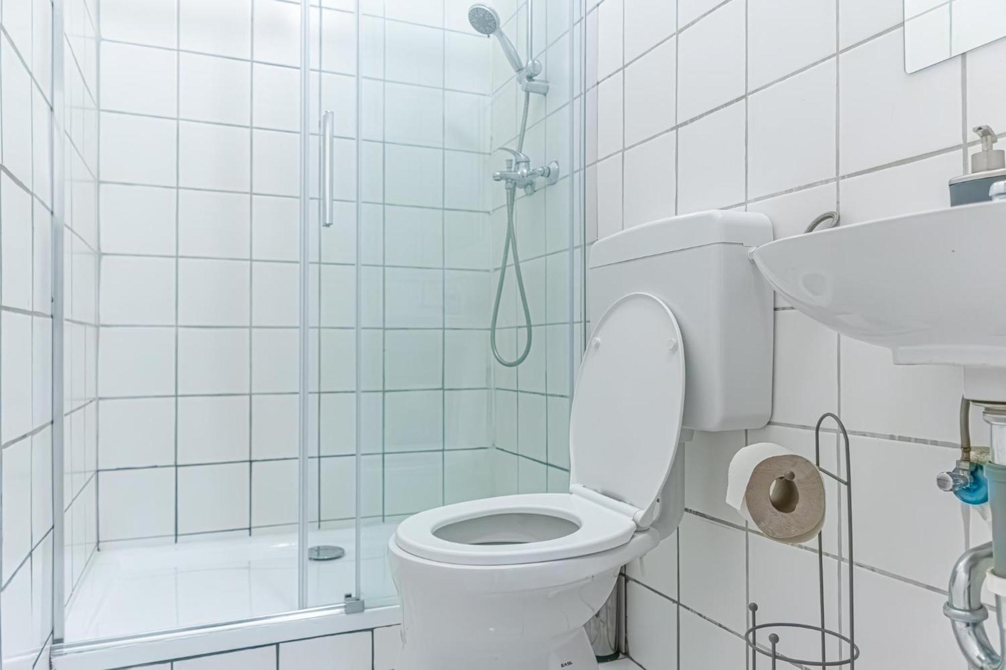 Budget-Friendly 2Br Apt With Great Location Appartement Wenen Buitenkant foto