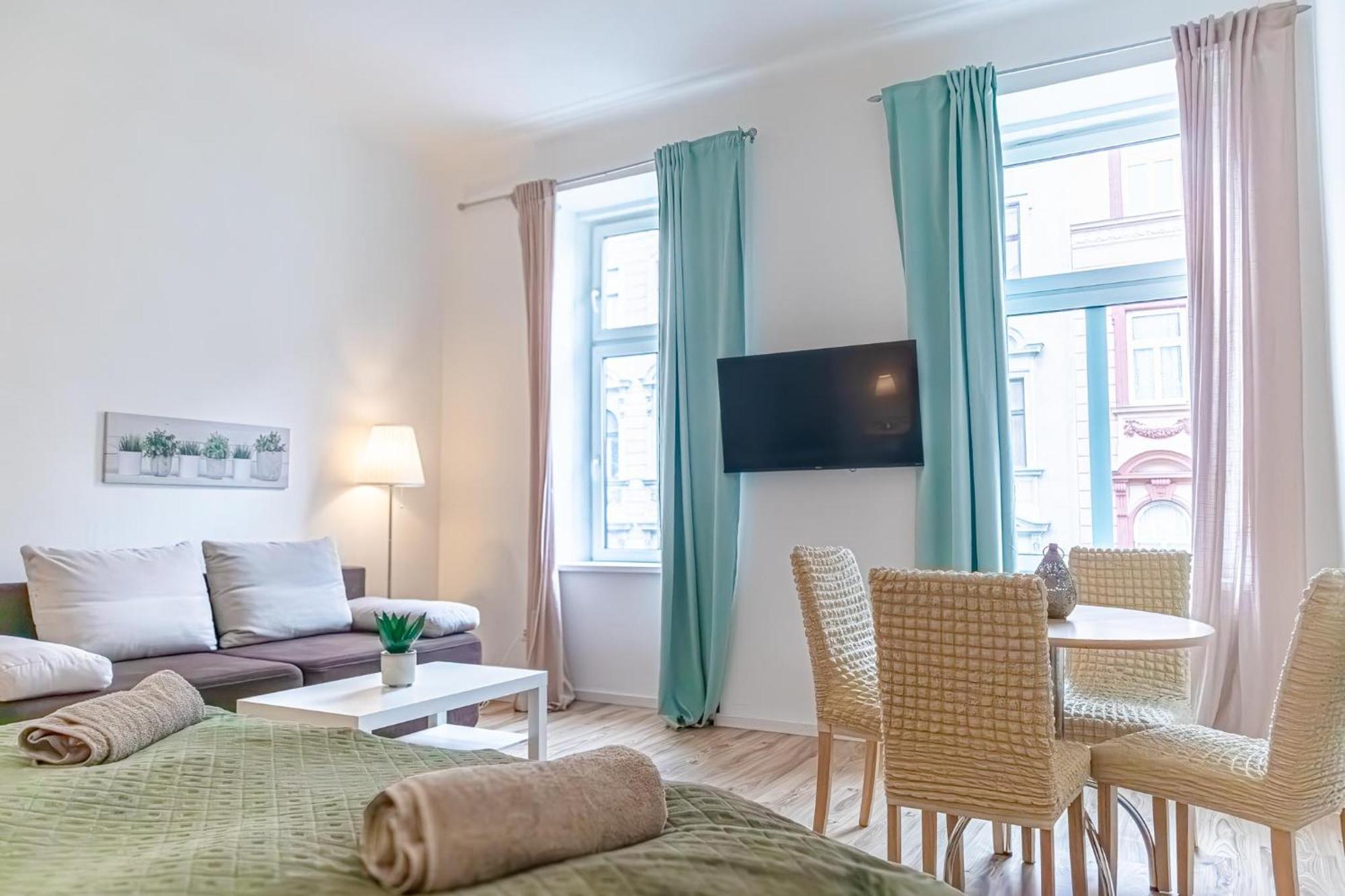 Budget-Friendly 2Br Apt With Great Location Appartement Wenen Buitenkant foto