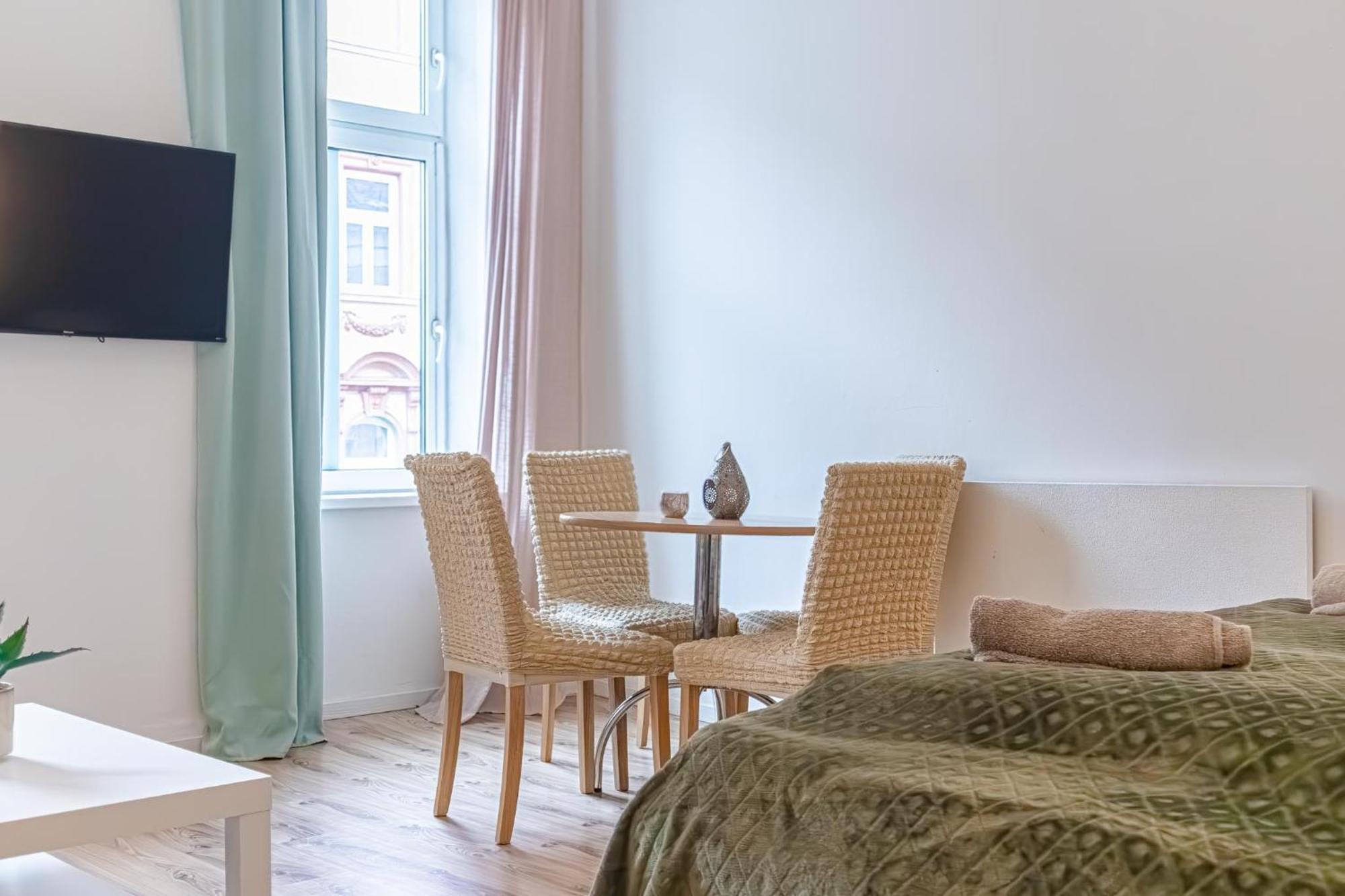 Budget-Friendly 2Br Apt With Great Location Appartement Wenen Buitenkant foto