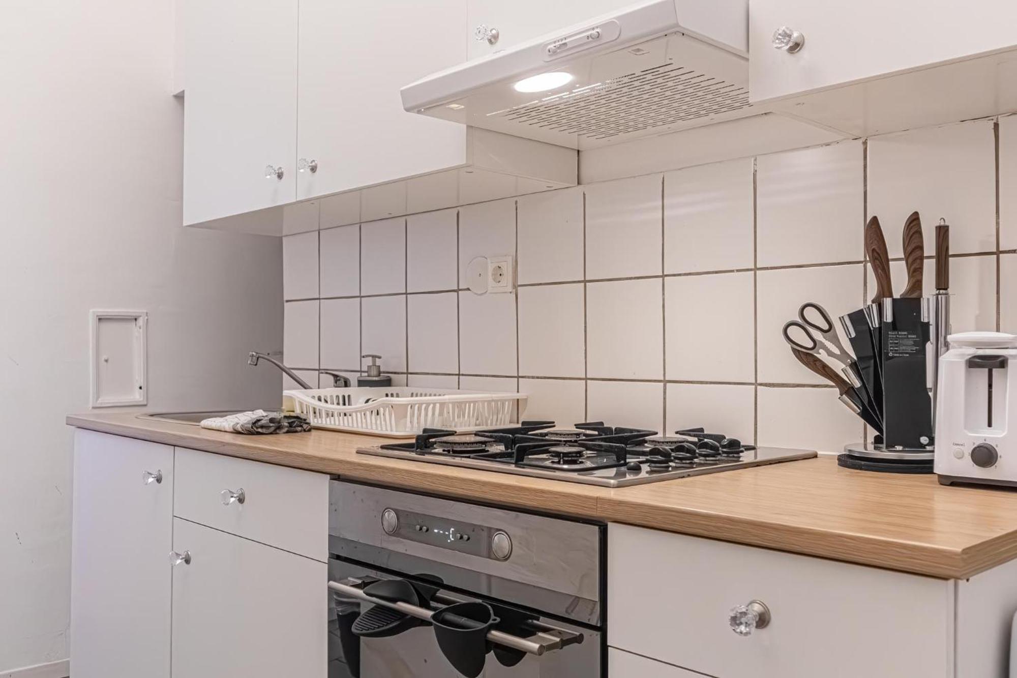 Budget-Friendly 2Br Apt With Great Location Appartement Wenen Buitenkant foto
