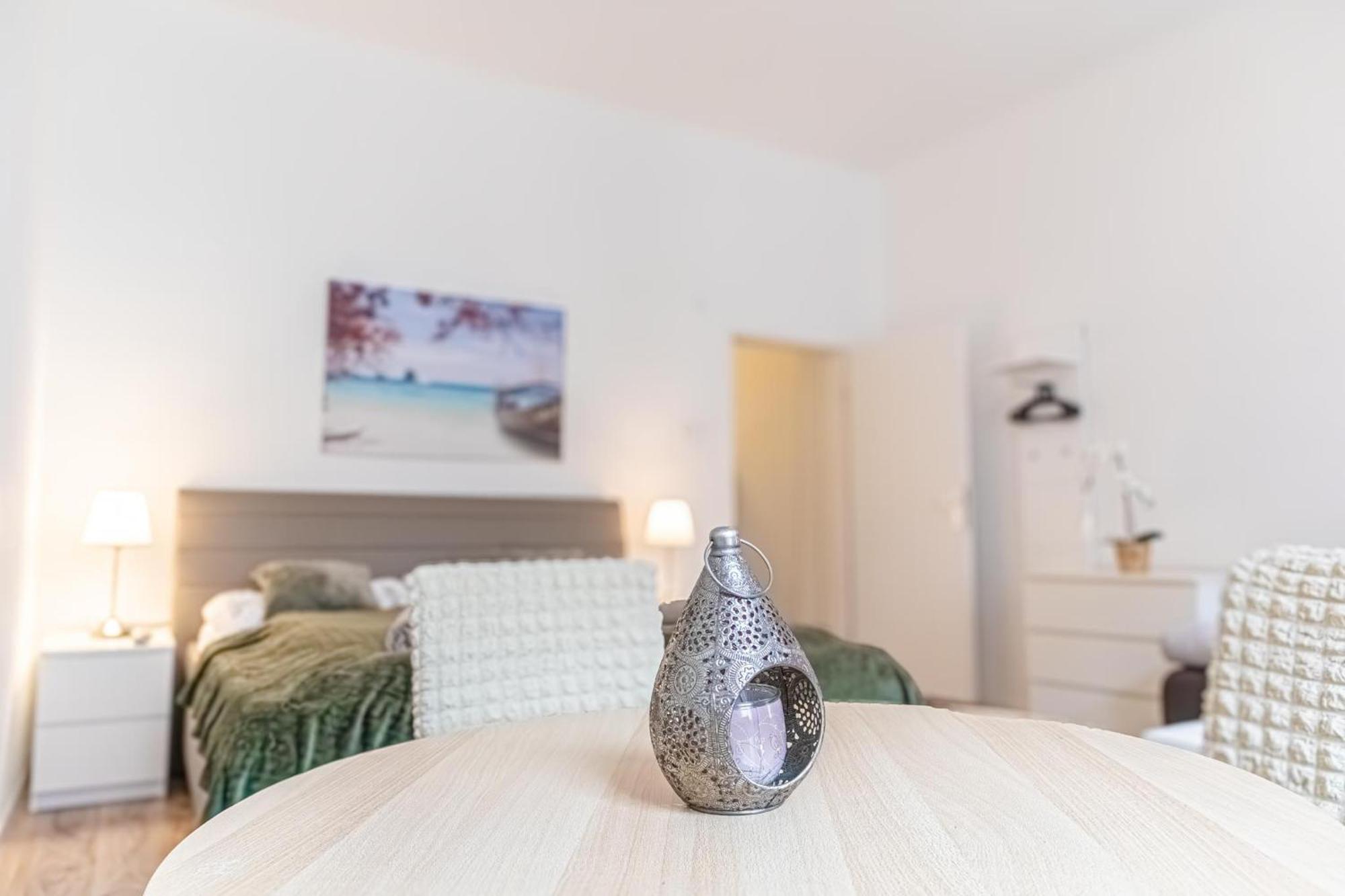 Budget-Friendly 2Br Apt With Great Location Appartement Wenen Buitenkant foto